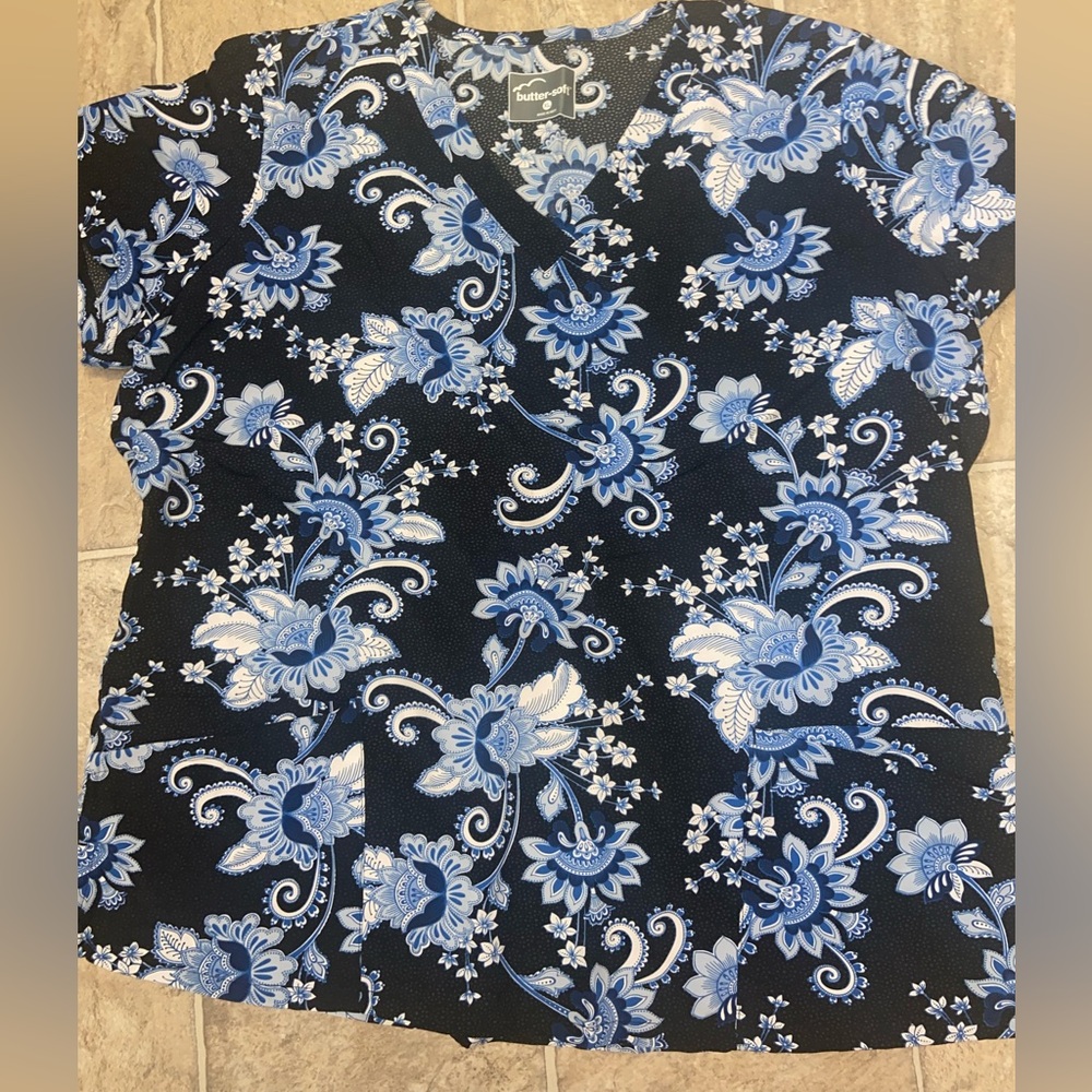 Butter Soft Women's Floral V-Neck Scrub Top